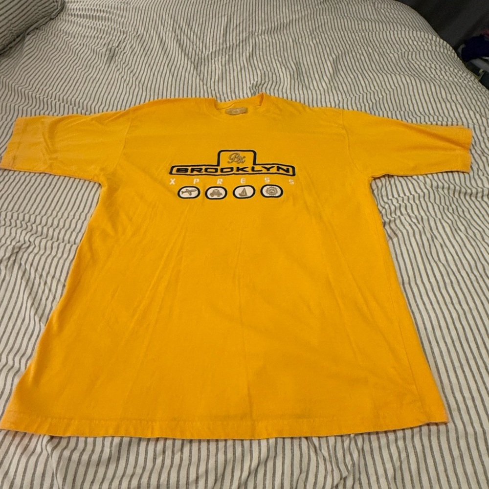 Brooklyn Express Vintage yellow Y2K  baggy tshirt XL